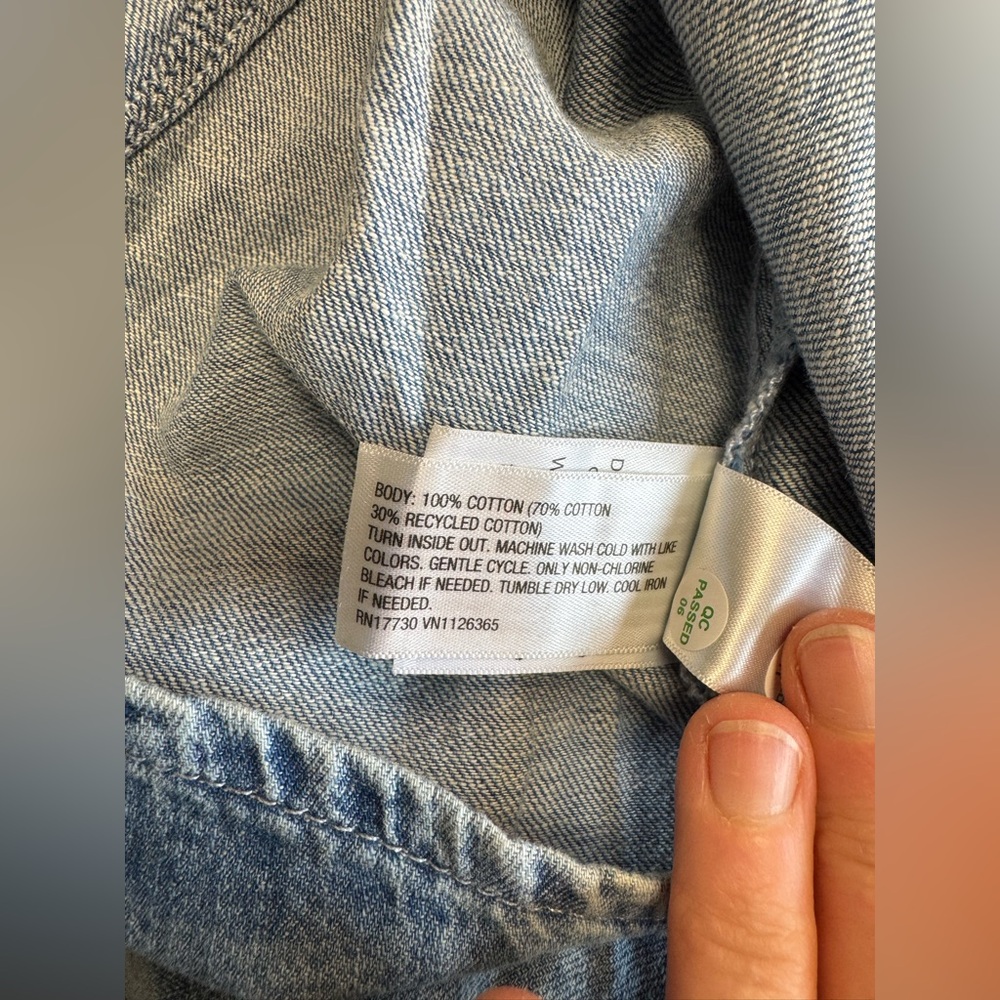 Universal Thread Blue Denim Button Down, Size 8, … - image 7
